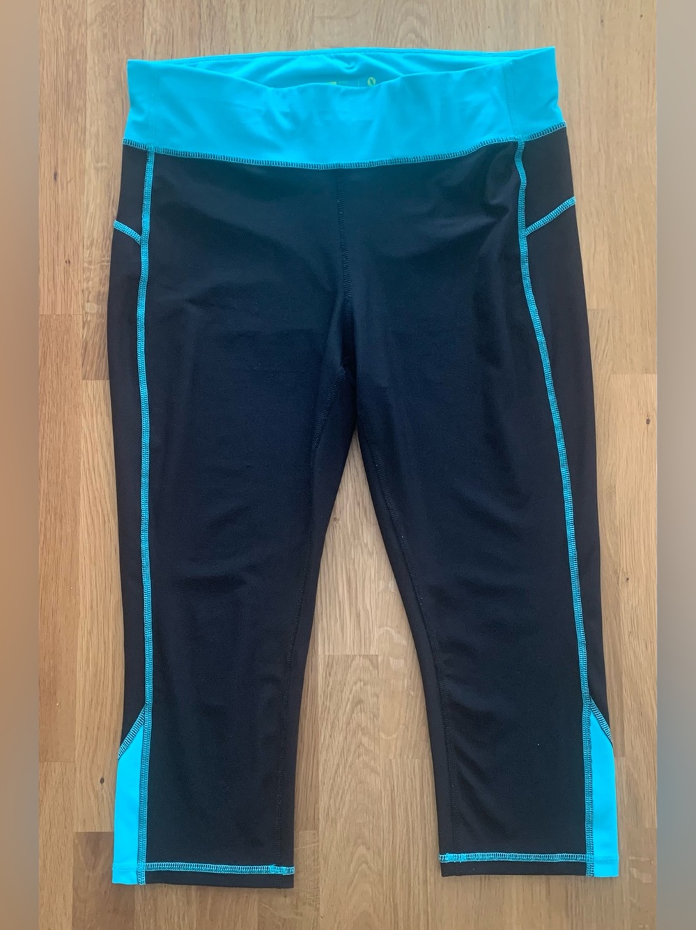 Xersion  Black & Blue Athletic Leggings